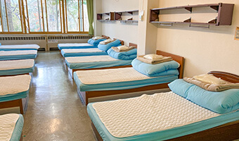 Western-style room (with hangers)